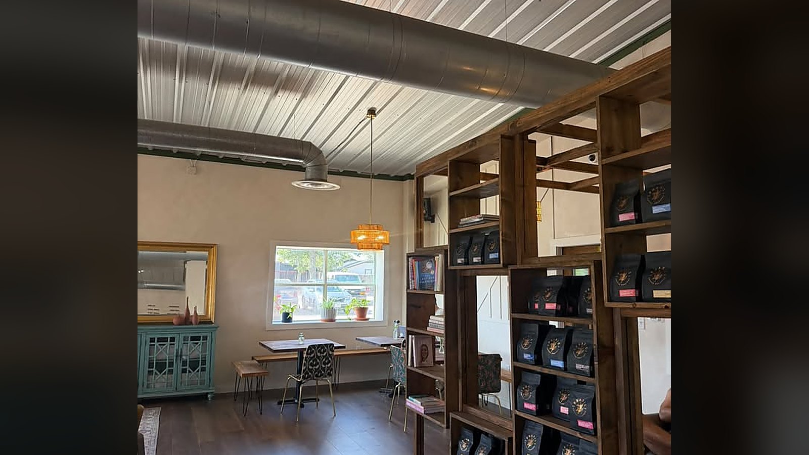 Praxis Coffee South Austin: The East Austin Roaster Opens a Room on Menchaca
